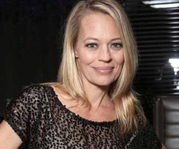 Jeri Ryan Fuera De La Serie