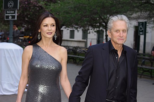 Catherine Zeta Jones Y Michael Douglas 21 Años