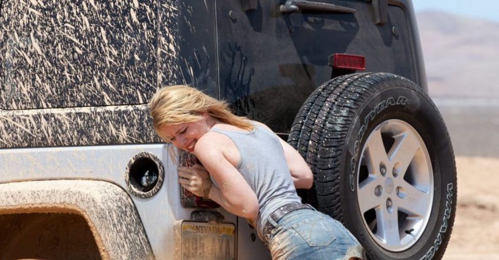 Girls Taught A Lesson After Stealing Man's Parking Spot DailyForest